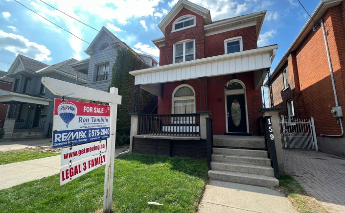 ‘She’s squatting there’: Realtor says they were beaten and robbed while trying to evict tenant